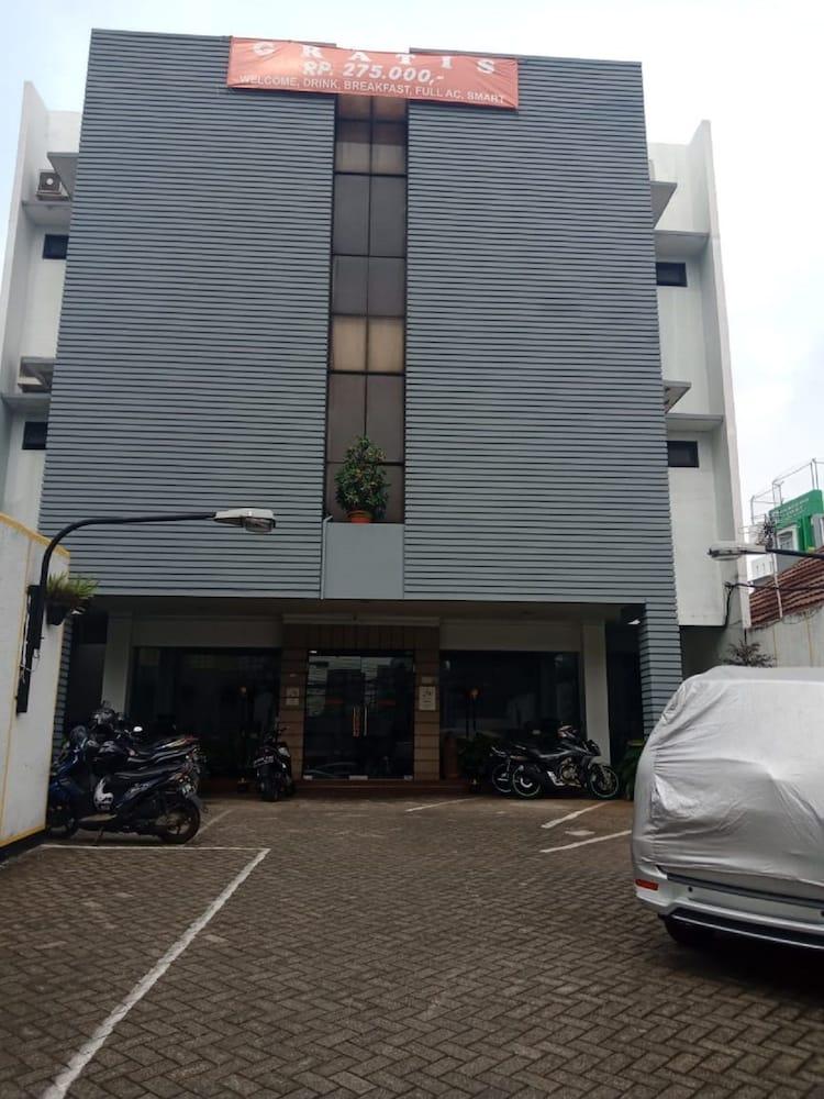 Hotel Caravan Tanah Abang Джакарта Екстер'єр фото