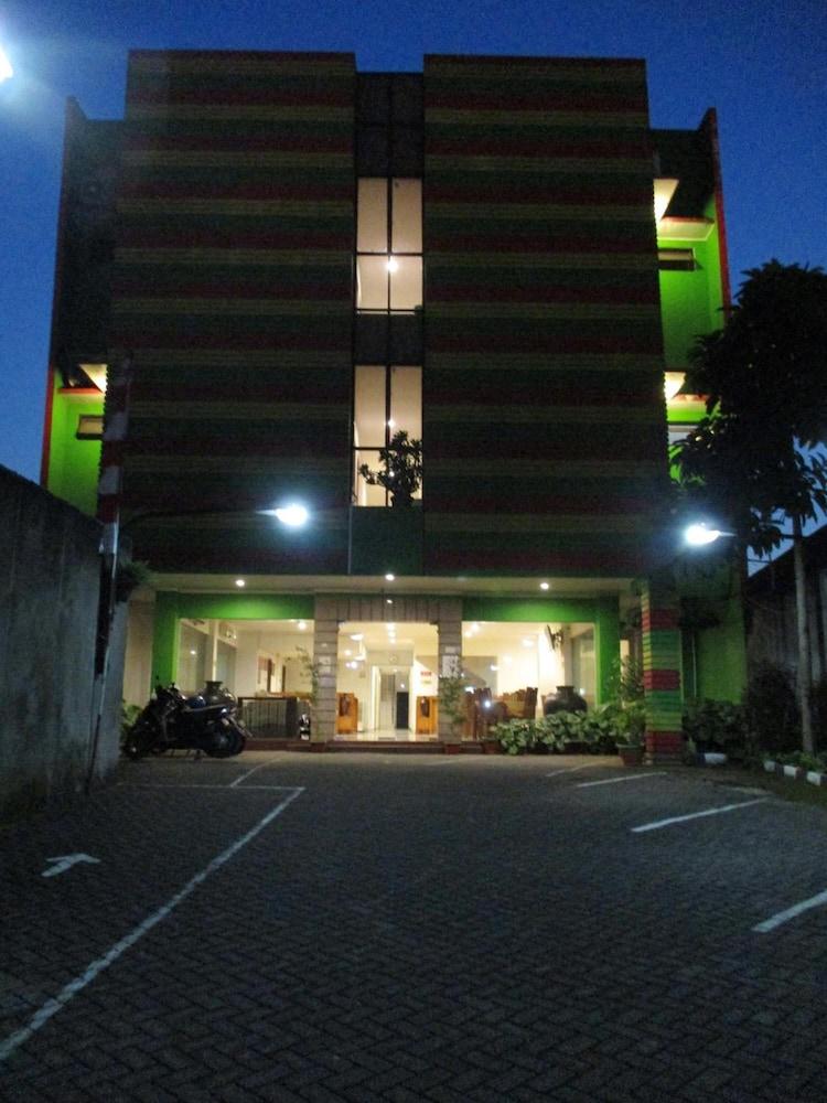 Hotel Caravan Tanah Abang Джакарта Екстер'єр фото