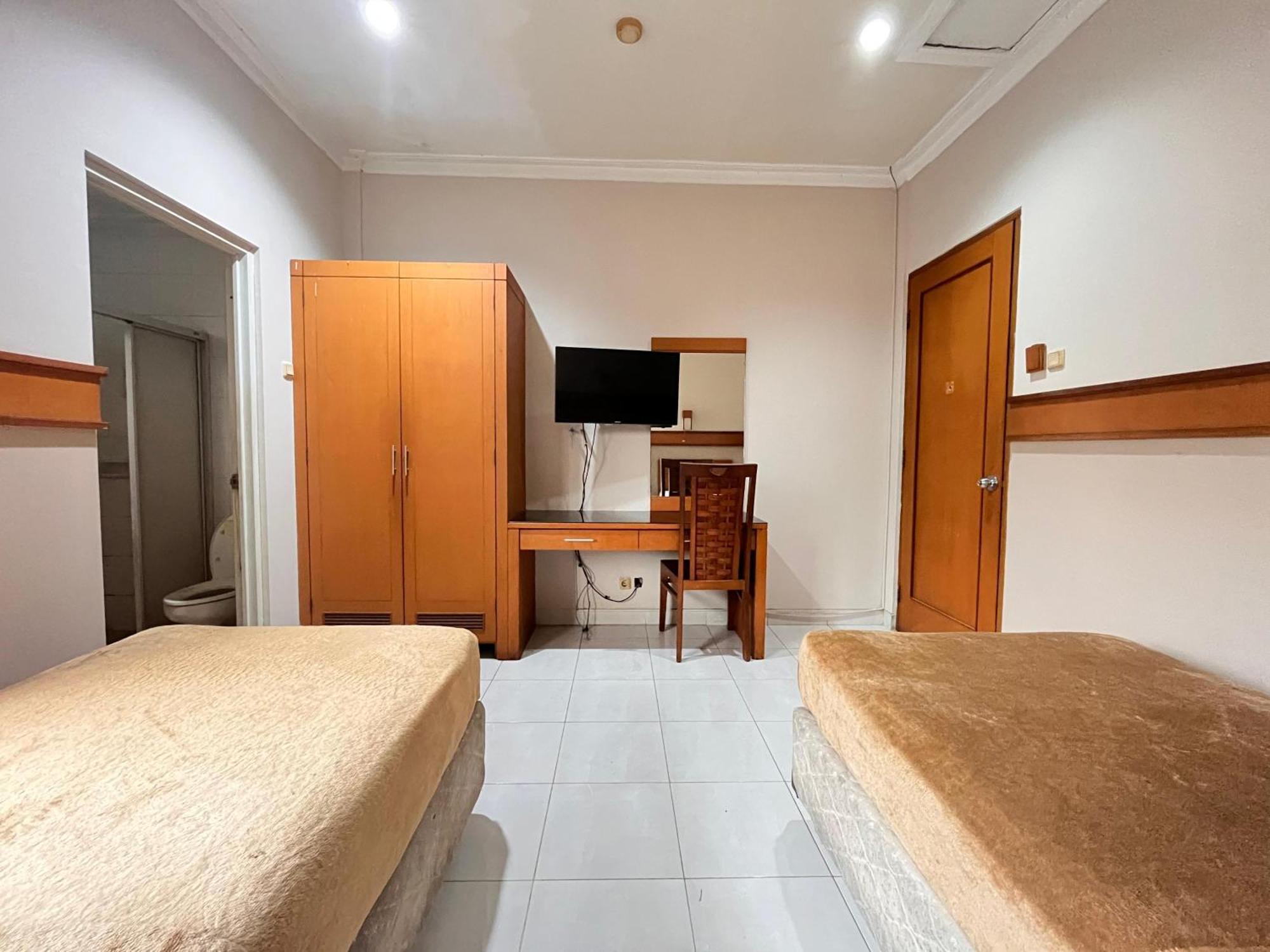 Hotel Caravan Tanah Abang Джакарта Екстер'єр фото