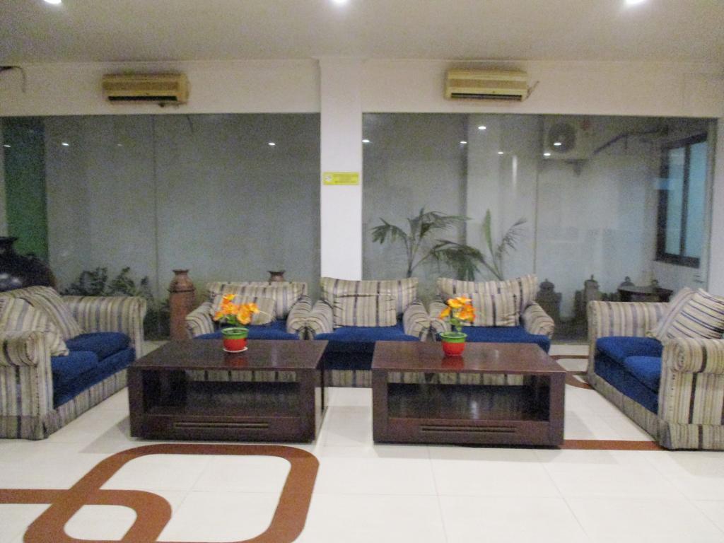 Hotel Caravan Tanah Abang Джакарта Екстер'єр фото