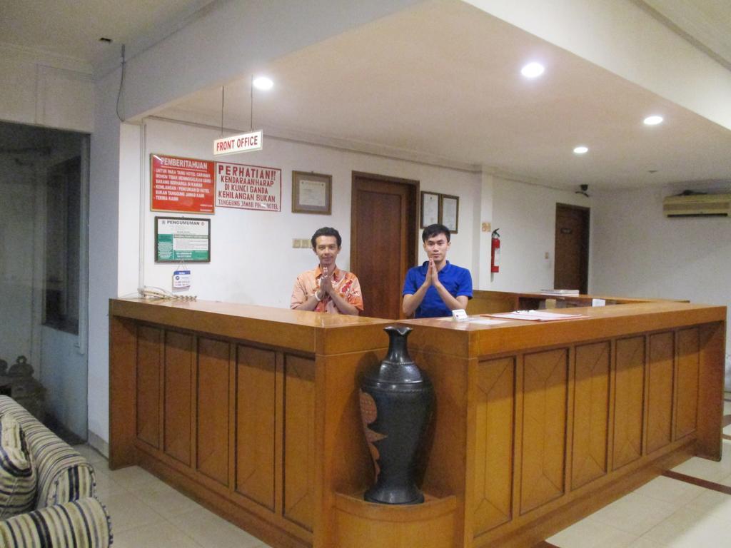 Hotel Caravan Tanah Abang Джакарта Екстер'єр фото