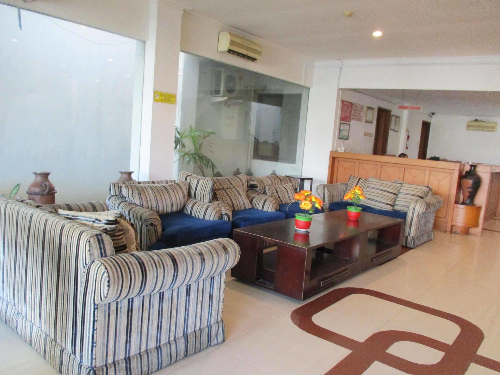 Hotel Caravan Tanah Abang Джакарта Екстер'єр фото
