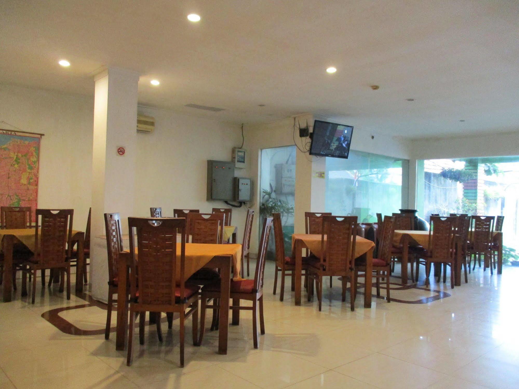 Hotel Caravan Tanah Abang Джакарта Екстер'єр фото